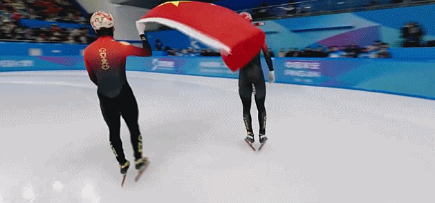 欢呼悲叹之间，比赛场上灿烂绽放
