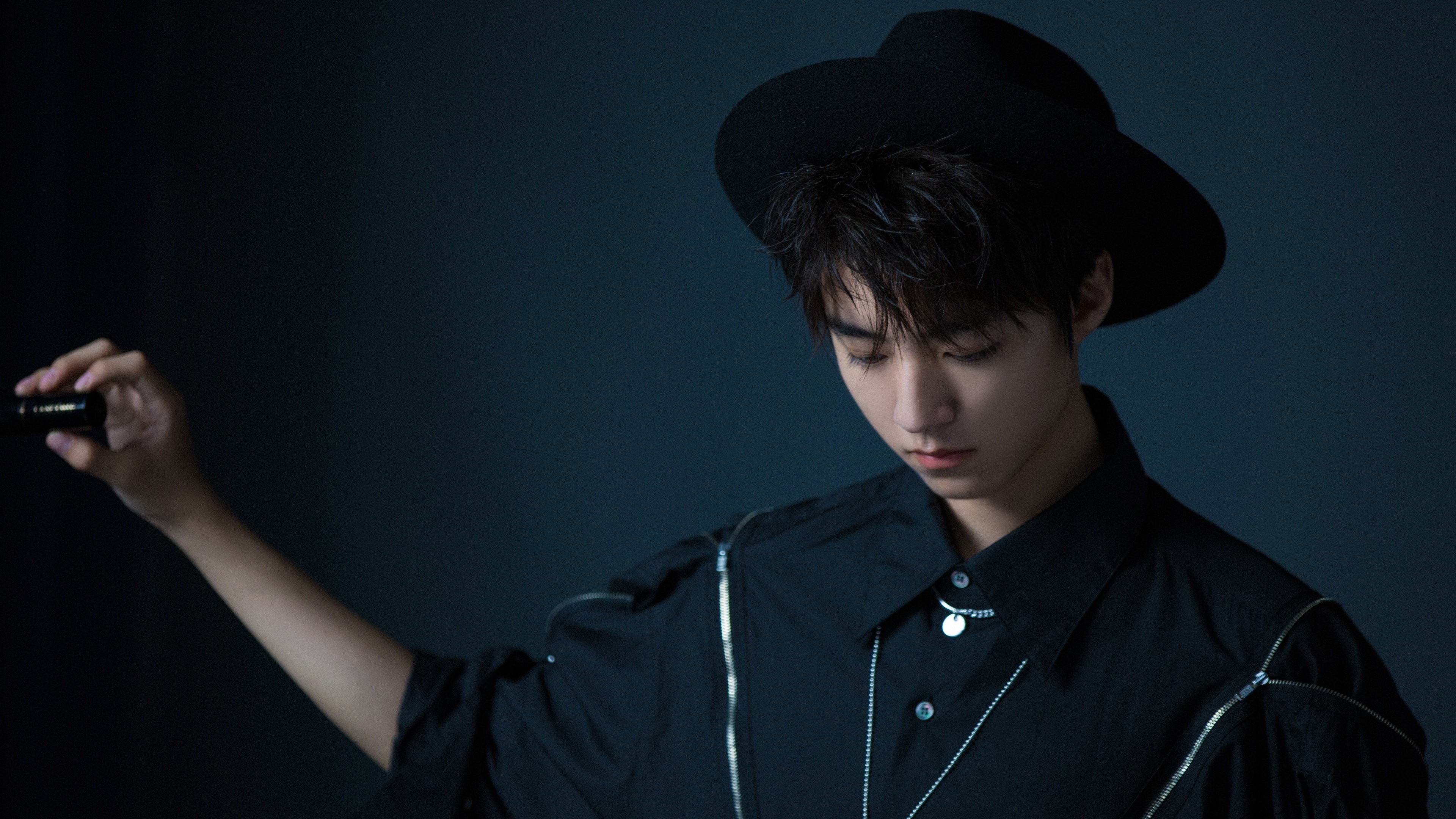 拉什福德凝视着燃烧的草皮，波兰横扫洪都拉斯之夜，一颗星在上升