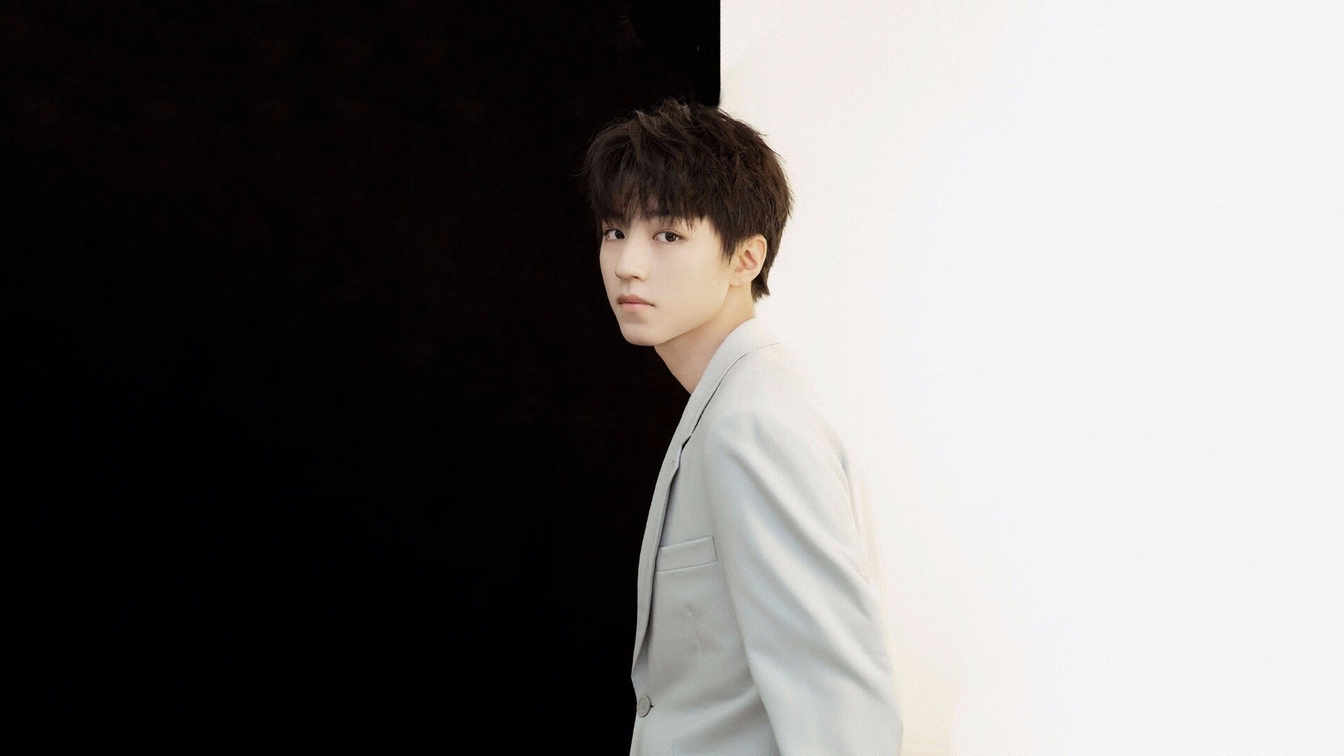 公牛的怒吼，12-0冲击波与王朝的黄昏